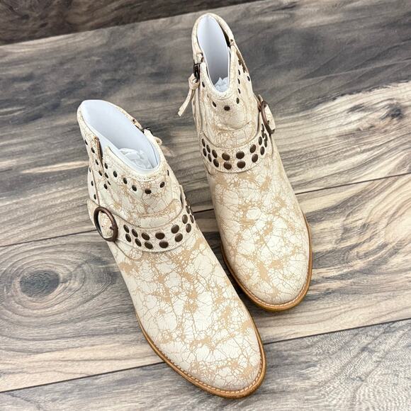 NIB Sofft Allene II 8.5M Western Chic Suede Antique Stud Bootie Boots Natural - Picture 3 of 12